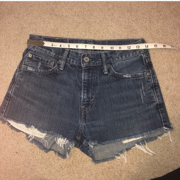 Levi’s 514 High Rise Jean Shorts - Picture 7 of 9